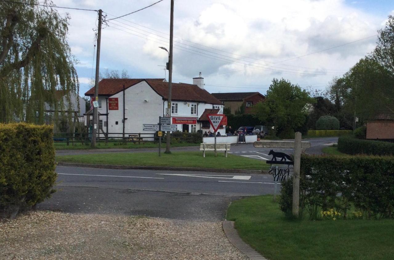 Foxes Den At Foxesway Bed & Breakfast Kirkby on Bain Exterior photo