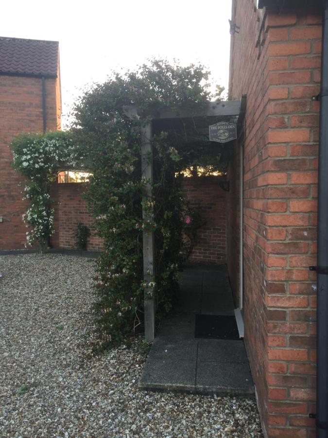 Foxes Den At Foxesway Bed & Breakfast Kirkby on Bain Exterior photo